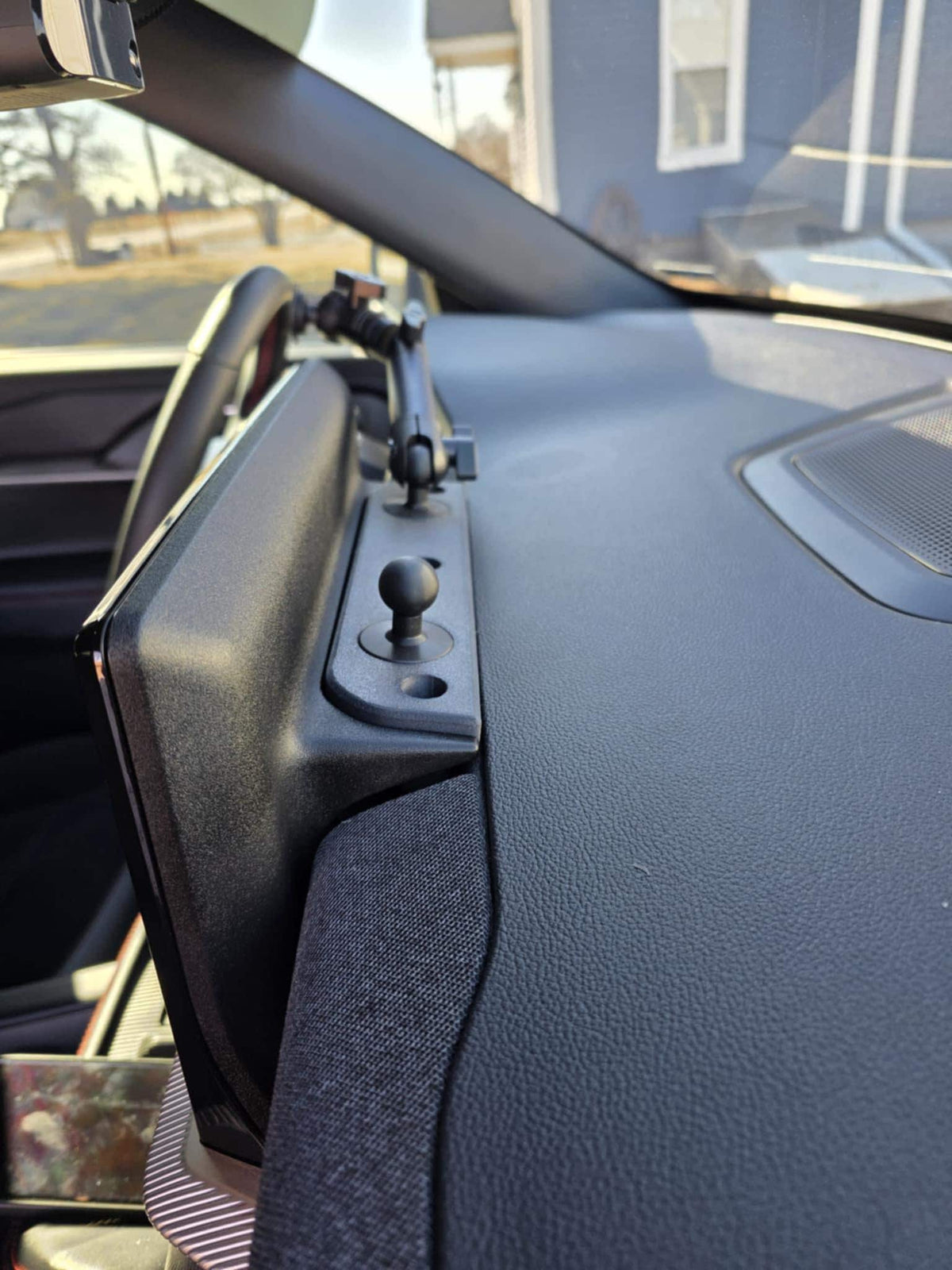2025+ ONLY Ford Explorer - Universal / Phone Mount