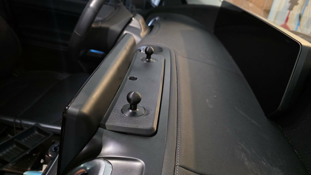 2025+ ONLY Ford Expedition - Universal / Phone Mount